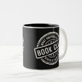 Funny Was passiert bei Book Club Retro Style Zweifarbige Tasse (VorderseiteRechts)
