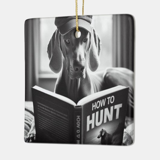 Funny Weimaraner liest ein Buch über die Jagd Keramikornament (Links)