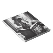 Funny Weimaraner liest ein Buch über die Jagd Notizblock (angewinkelt)