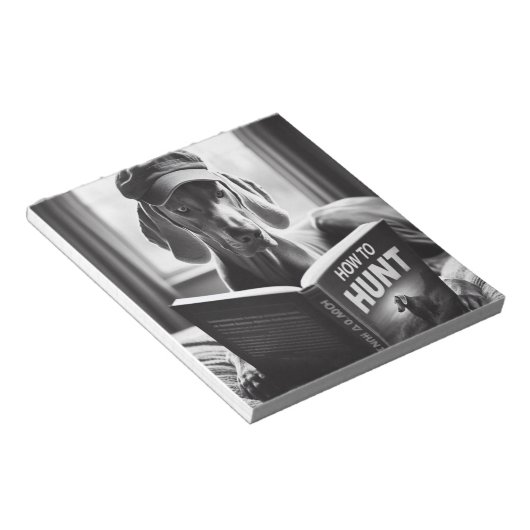 Funny Weimaraner liest ein Buch über die Jagd Notizblock (angewinkelt)