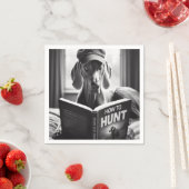 Funny Weimaraner liest ein Buch über die Jagd Serviette (Beispiel)