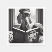 Funny Weimaraner liest ein Buch über die Jagd Serviette (Vorderseite)