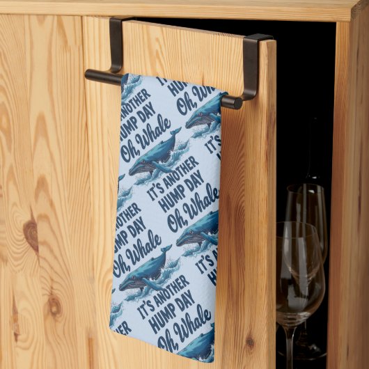 Funny Whale Pun "Oh Whale" Hump Day Design Geschirrtuch (Drittel gefaltet)