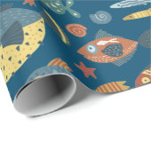 Funny Whimsisiean Sea Fish Blue Muster Geschenkpapier (Rolleneckpunkt)