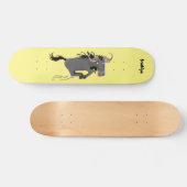 Funny wildebeam läuft Cartoon Illustration Skateboard (Horizontal)