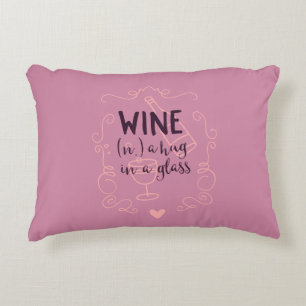 Funny Wine ist ein Schluck in einem Glas Dekokissen