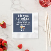 Funny Wine Quote - Ich trinke Wein in Yoga Hose Serviette (Beispiel)