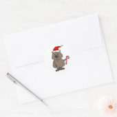 Funny Wombat in der Weihnachtsmannmütze Weihnachte Runder Aufkleber (Umschlag)