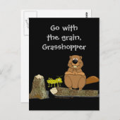 Funny Wood Turning Beaver und Grasshopper Cartoon Postkarte (Vorne/Hinten)