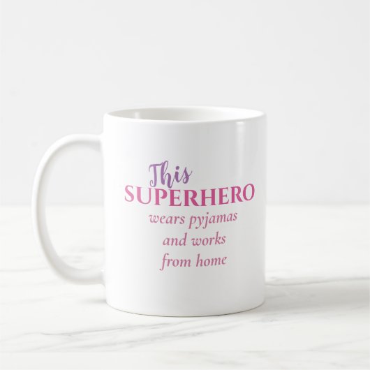 Funny Working from Zuhause Superhero trägt Pajamas Kaffeetasse (Links)