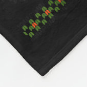 Funny Xmas Black Cat Pushing Christmas Tree Over C Fleecedecke (Ecke)