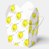 Funny Yellow Cartoon Birds Doodle Drawing  Geschenkschachtel (Geöffnet)