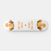 Funny Yellow Duck Playful Wink - Hey Lächeln Skateboard (Horizontal)