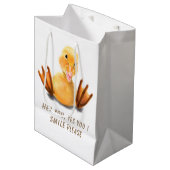 Funny Yellow Duckful Wink Gift Beutel Lächeln Mittlere Geschenktüte (Vorderseite Schrägansicht)