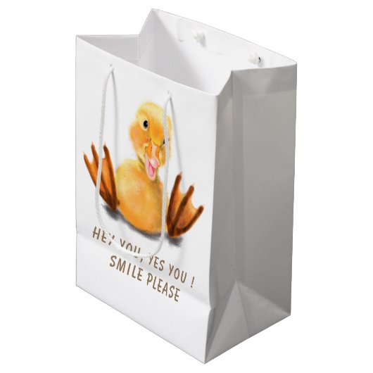 Funny Yellow Duckful Wink Gift Beutel Lächeln Mittlere Geschenktüte (Vorderseite Schrägansicht)