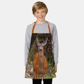 Funny Young Blacktail Deer lächelt bei Fotograf Schürze (Getragen)