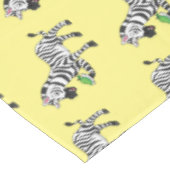 Funny Zebra Cartoon Illustration Tischdecke (Schrägansicht)