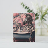 Funny Zebra in einer Badewanne in einem rosa Blume Postkarte (Stehend Vorderseite)