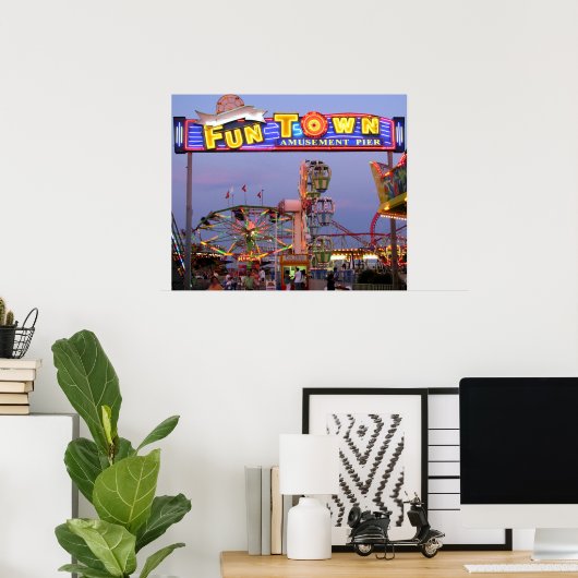Funtown Pier im Lights Poster (Heimbüro)