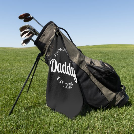 Für Daddy Est befördert. 2024 I Golfhandtuch (Gras)