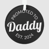 Für Daddy Est befördert. 2024 I Ornament (Rückseite)