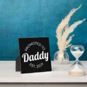 Für Daddy Est befördert. 2026 Fotoplatte (InSitu)