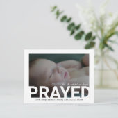 Für dieses Kind haben wir die Geburtsankündigung g Ankündigungspostkarte (Stehend Vorderseite)