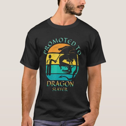 Für Dragon Slayer Broken Arm Collarbone K T-Shirt (Vorderseite)