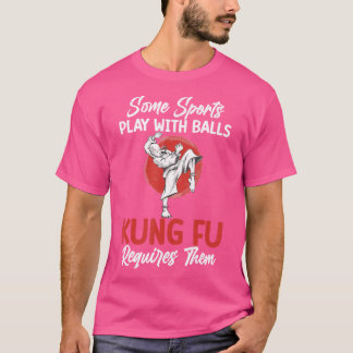 Für ein sportliches Spiel mit Balls benötigt Kung T-Shirt