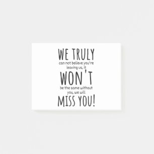 für Frauen verlassend Mitarbeiter, verlassend Mit Post-it Klebezettel