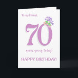 Für Friend 70. Geburtstag Lavendel und Rose Card Karte<br><div class="desc">Eine schicke 70. Geburtstagskarte für Ihren Freund mit Vintagem Look. Die Titelnachricht lautet: "An meinen Freund heute 70 Jahre jung! GLÜCKLICH GEBURTSTAG, es gibt ein Spray von duftenden Blume im Sommer, Albertinische Rose, Lavendel und Mock Orange (Philadelphus), oben auf der Zahl '0', die mit allen Schriften, die in einem rosa...</div>