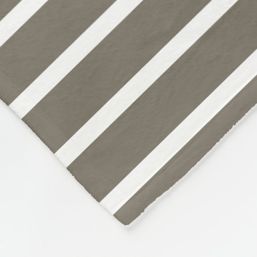 Für gemütliche Häuser – Taupe- und weiße Streifen Fleecedecke (Ecke)