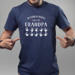 Für Großeltern mit Großkindernamen Personalisiert T-Shirt<br><div class="desc">Zeigen Sie Ihre Liebe Ihrer Lieblings-Leute/Enkel mit diesem einzigartigen Shirt! Ändern Sie den Namen von Großvater zu Poppa, Gramps, Pop, Oma oder was auch immer Ihre Enkel Sie nennen - fügen Sie dann ihre Namen zu den Handdrucken unten hinzu. Es gibt derzeit 10 Handprints und Namen, aber wenn Sie weniger...</div>