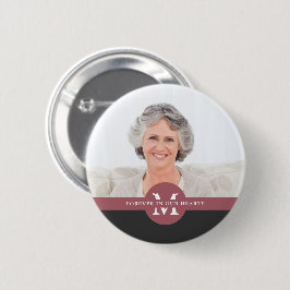 Für immer in unserem Hearts Monogram Foto Memorial Button