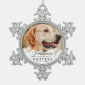 Für immer in unserem Hearts Pet Memorial Modernes  Schneeflocken Zinn-Ornament (Vorderseite)