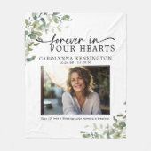 Für immer in unserem Herz-Gedächtnis-Sake Fleecedecke (Vorderseite)