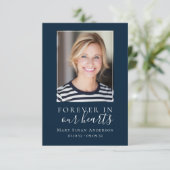 Für immer in unserem Herzen Foto Beerdigungskarte Einladung (Stehend Vorderseite)