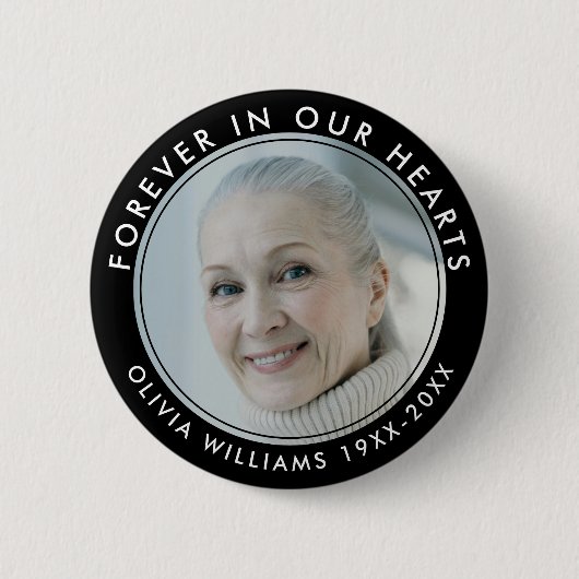 Für immer in unserem Schwarzen Foto zur Beerdigung Button (Vorderseite)