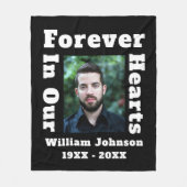 Für immer in unseren Herzen in der Liebe Erinnerun Fleecedecke (Vorderseite)