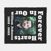 Für immer in unseren Herzen in der Liebe Erinnerun Fleecedecke (Vorderseite (Horizontal))