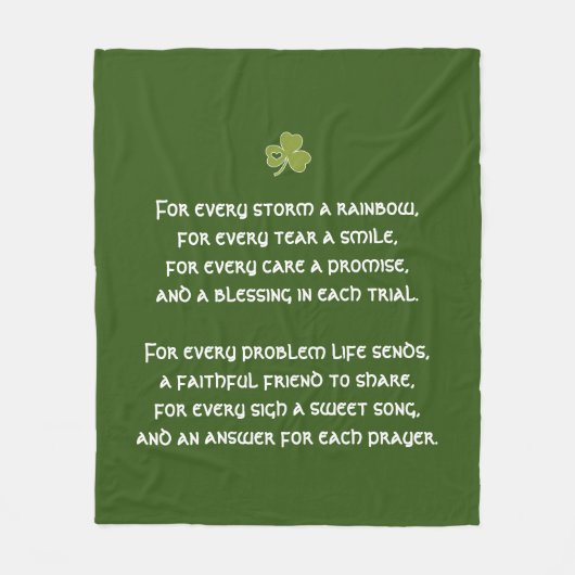 Für jeden Sturm ein Regenbogen irischer Segen Fleecedecke (Vorderseite)