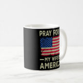 Für mich beten Meine Ehefrau ist American USA Husb Kaffeetasse (VorderseiteRechts)
