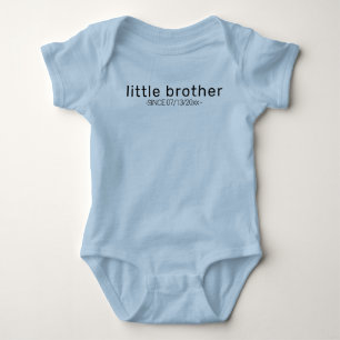 Für neue Baby-Brudertypografie Baby Strampler