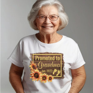 Für Oma Sonnenblumen T - Shirt befördert