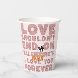 Für Paare sollte die Liebe nicht am Valentinstag e Pappbecher