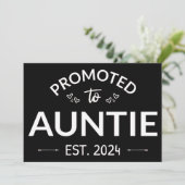 Für Tanten nach Osten befördert. 2024 Ankündigung (Stehend Vorderseite)