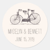 Für zwei gebaut | Vintage Tandem-Radhochzeit Runder Aufkleber (Vorderseite)