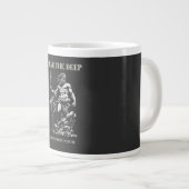 Fürchte die Tiefe – Poseidon Mythisch Jumbo-Tasse (Vorderseite Rechts)