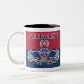 Furchtlose 82. Im Flugzeug Division Zweifarbige Tasse (Links)