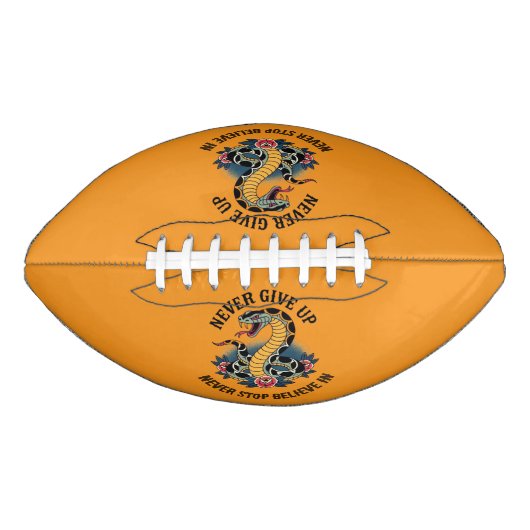 Furchtloser Geist: Kühne Schlange und Rose Kunstwe Football (Vorderseite)